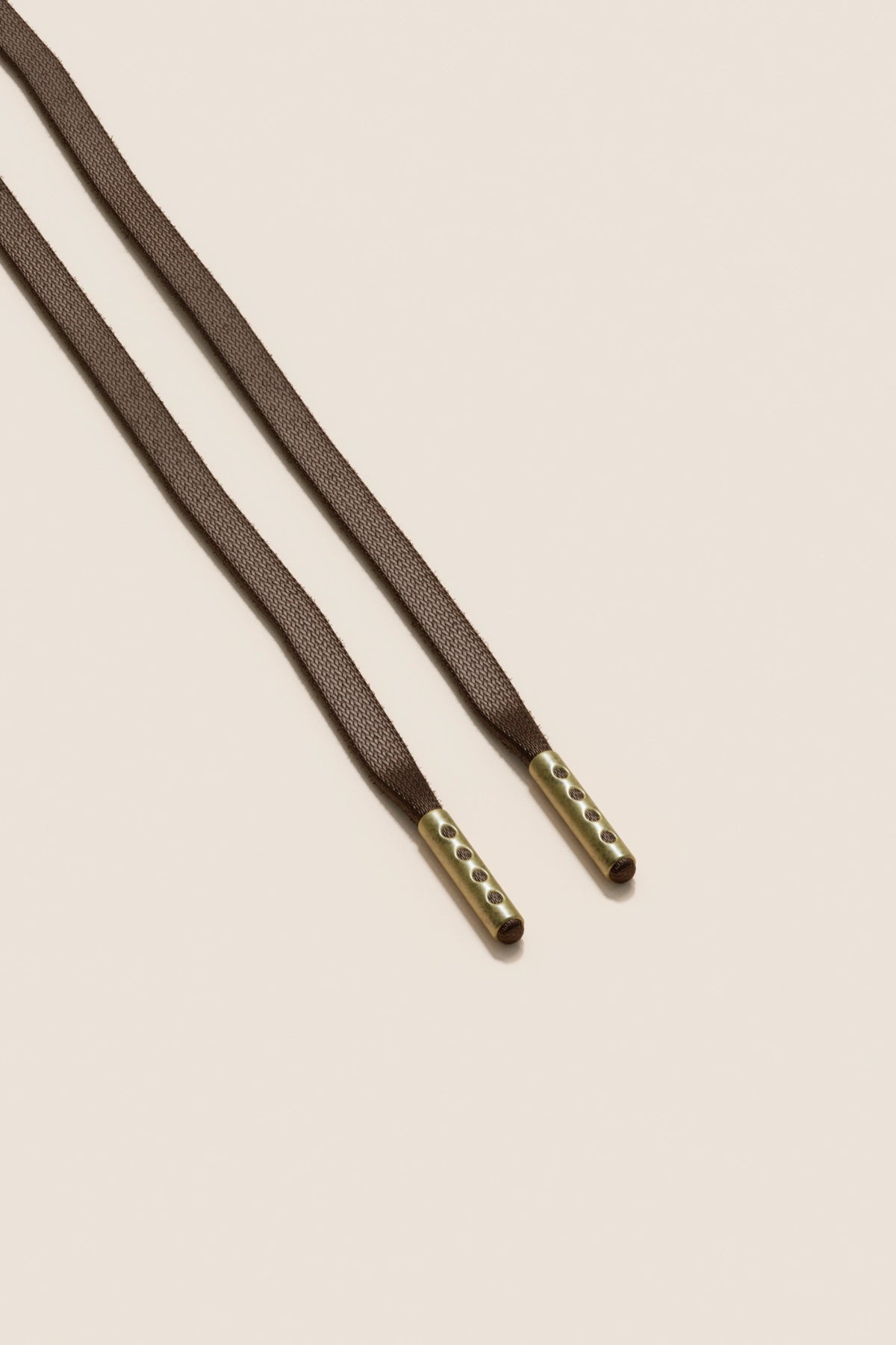 Senkels Marron Chocolat 3mm Lacets Cirés Plats avec Ferrets en Laiton