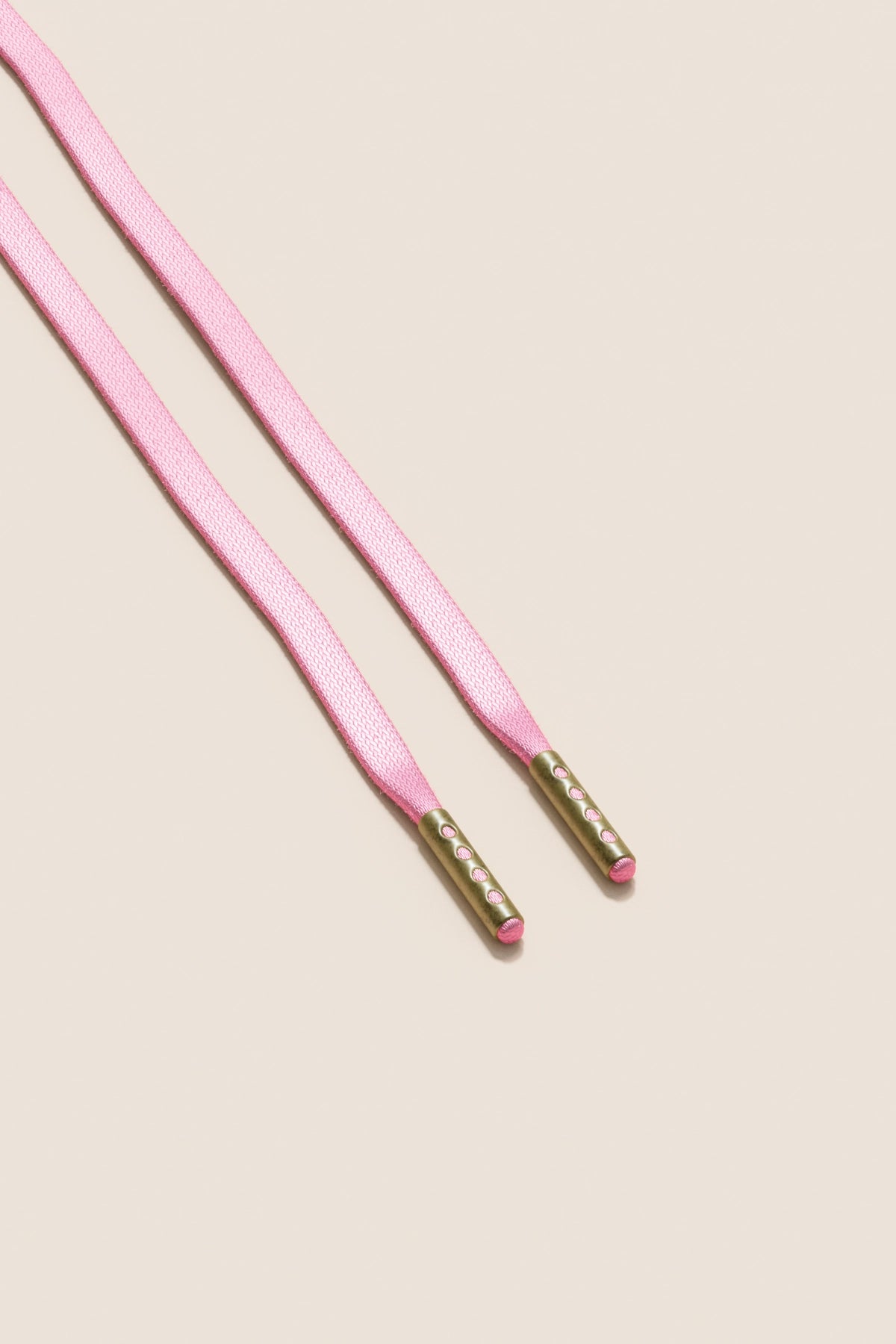 Senkels Rose Pastel 3mm Lacets Cirés Plats avec Ferrets en Laiton