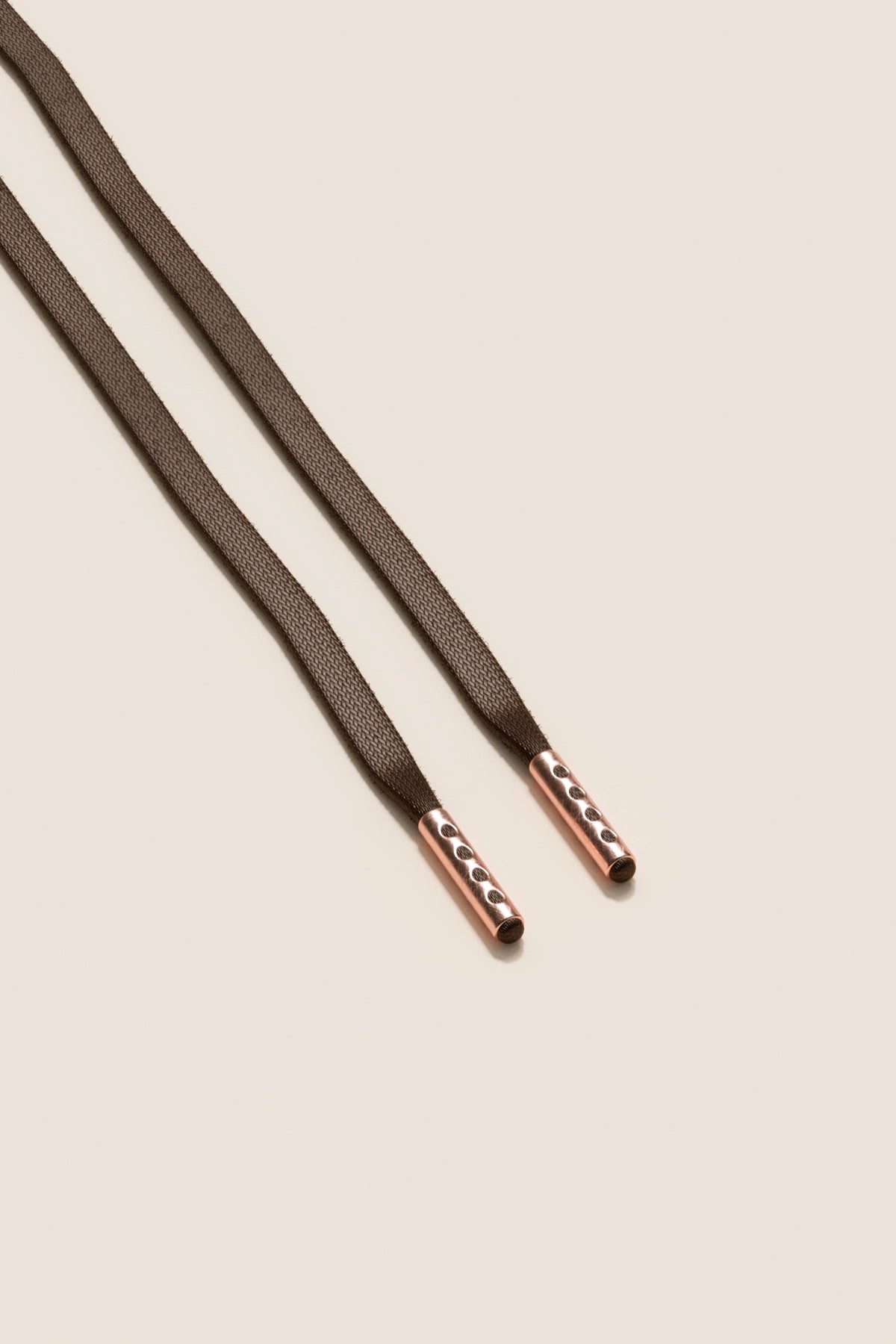 Senkels Marron Chocolat 3mm Lacets Cirés Plats avec Ferrets en Or Rose