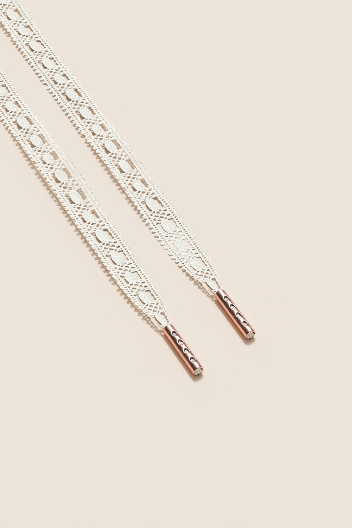 Senkels Cream Crochet Shoelaces with Rose Gold Aglets